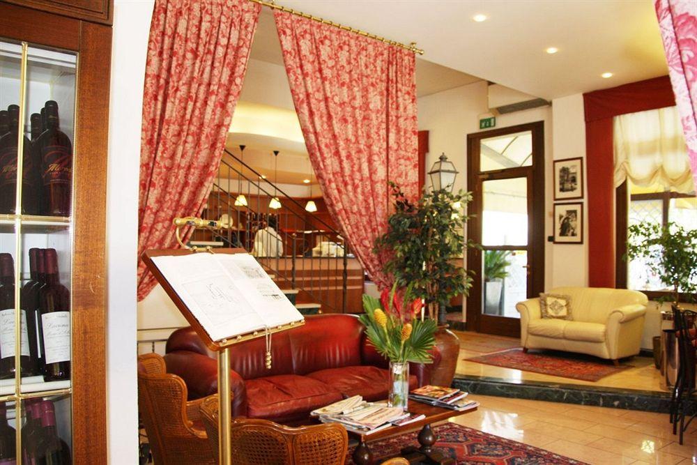 Hotel De La Ville depandance di Hotel Augustus Fano Esterno foto